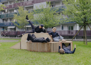 Nehmen Sie bitte Platz (2/3)